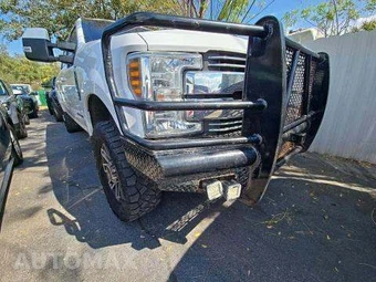 2018 Ford Super Duty F-350 Lariat Crew Cab Long Bed - miniatura 23