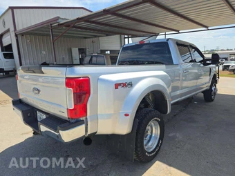 2018 Ford Super Duty F-350 Lariat Crew Cab Long Bed DRW - miniatura 3