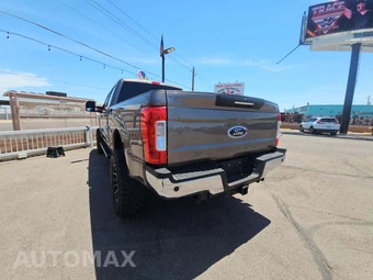 2018 Ford Super Duty F-350 Lariat Crew Cab Medium Bed - miniatura 2