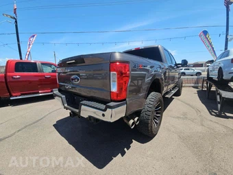 2018 Ford Super Duty F-350 Lariat Crew Cab Medium Bed - miniatura 3