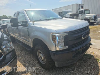 2018 Ford Super Duty F-350 XL Extended Cab Long Bed w/Rear Doors - miniatura 14