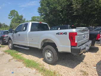 2018 Ford Super Duty F-350 XL Extended Cab Long Bed w/Rear Doors - miniatura 9