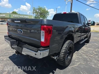 2018 Ford Super Duty F-350 XLT Crew Cab Long Bed - miniatura 4