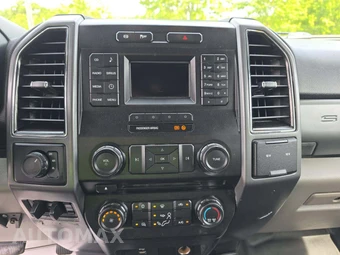 2018 Ford Super Duty F-350 XLT Crew Cab Medium Bed - miniatura 7