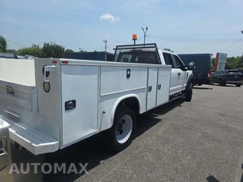 2018 Ford Super Duty F-450 Cab Chassis XL Crew Cab DRW - miniatura 3
