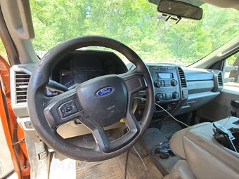 2018 Ford Super Duty F-450 Cab Chassis XL Crew Cab DRW - miniatura 10