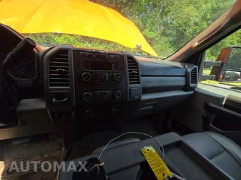 2018 Ford Super Duty F-450 Cab Chassis XL Crew Cab DRW - miniatura 11