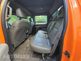 2018 Ford Super Duty F-450 Cab Chassis XL Crew Cab DRW - miniatura 13