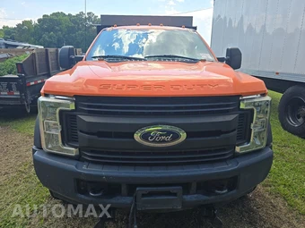 2018 Ford Super Duty F-450 Cab Chassis XL Crew Cab DRW - miniatura 2