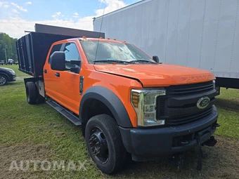 2018 Ford Super Duty F-450 Cab Chassis XL Crew Cab DRW - miniatura 3