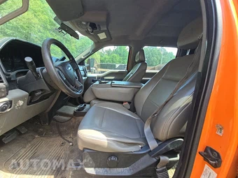 2018 Ford Super Duty F-450 Cab Chassis XL Crew Cab DRW - miniatura 7