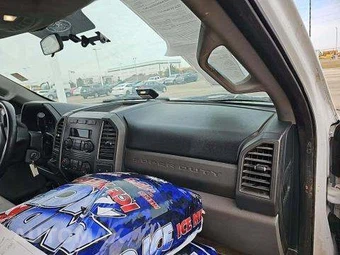2018 Ford Super Duty F-450 Cab Chassis XL Regular Cab DRW - miniatura 16