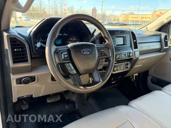 2018 Ford Super Duty F-450 Cab Chassis XL Regular Cab DRW - miniatura 17
