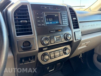 2018 Ford Super Duty F-450 Cab Chassis XL Regular Cab DRW - miniatura 19