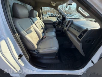 2018 Ford Super Duty F-450 Cab Chassis XL Regular Cab DRW - miniatura 26