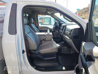 2018 Ford Super Duty F-450 Cab Chassis XL Regular Cab DRW - miniatura 14