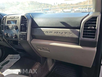 2018 Ford Super Duty F-450 Cab Chassis XL Regular Cab DRW - miniatura 15