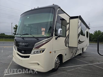 2018 Ford Super Duty F-53 Class A Motorhome Chassis DRW - miniatura 1