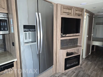 2018 Ford Super Duty F-53 Class A Motorhome Chassis DRW - miniatura 23