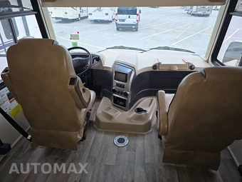 2018 Ford Super Duty F-53 Class A Motorhome Chassis DRW - miniatura 9