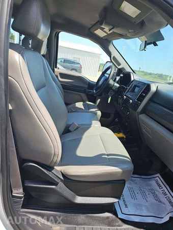 2018 Ford Super Duty F-550 Cab Chassis XL Crew Cab DRW - miniatura 17