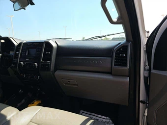 2018 Ford Super Duty F-550 Cab Chassis XL Crew Cab DRW - miniatura 18