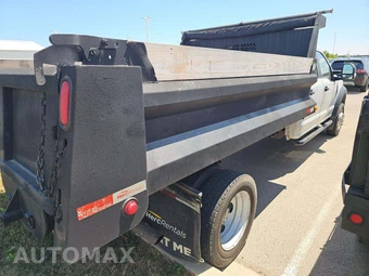 2018 Ford Super Duty F-550 Cab Chassis XL Crew Cab DRW - miniatura 3