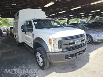 2018 Ford Super Duty F-550 Cab Chassis XL Extended Cab w/Rear Doors DRW - miniatura 3