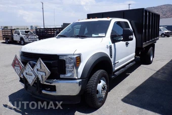 2018 Ford Super Duty F-550 Cab Chassis XL Extended Cab w/Rear Doors DRW