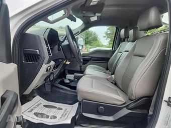 2018 Ford Super Duty F-550 Cab Chassis XL Regular Cab DRW - miniatura 4