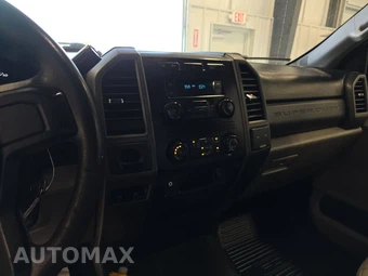 2018 Ford Super Duty F-550 Cab Chassis XL Regular Cab DRW - miniatura 11