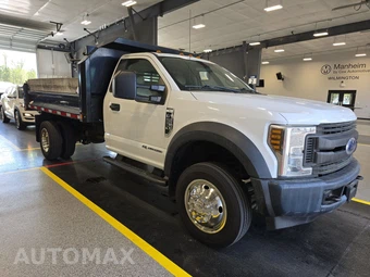 2018 Ford Super Duty F-550 Cab Chassis XL Regular Cab DRW - miniatura 3