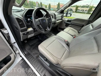2018 Ford Super Duty F-550 Cab Chassis XL Regular Cab DRW - miniatura 18