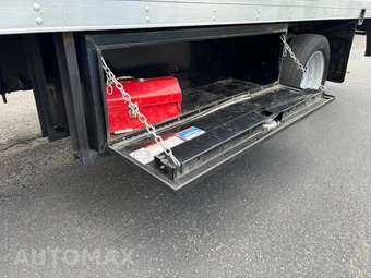 2018 Ford Super Duty F-550 Cab Chassis XL Regular Cab DRW - miniatura 44