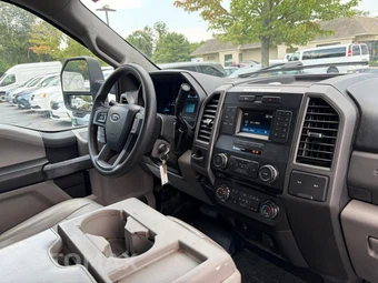 2018 Ford Super Duty F-550 Cab Chassis XL Regular Cab DRW - miniatura 51