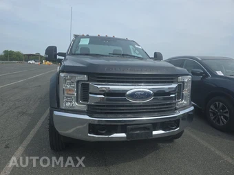 2018 Ford Super Duty F-550 Cab Chassis XLT Regular Cab DRW - miniatura 2