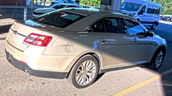 2018 Ford Taurus Limited - miniatura 4