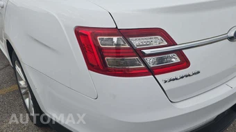 2018 Ford Taurus SE – miniatura 31