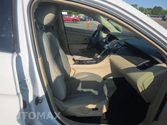 2018 Ford Taurus SE – miniatura 8