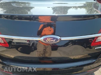 2018 Ford Taurus SE - miniatura 16