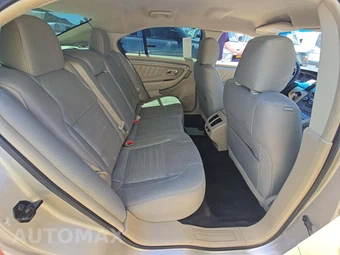 2018 Ford Taurus SE – miniatura 16
