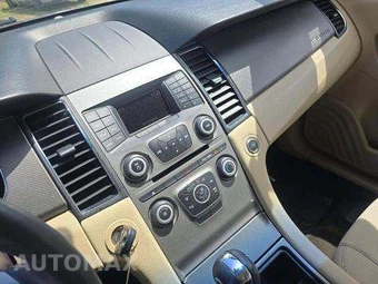 2018 Ford Taurus SE – miniatura 11