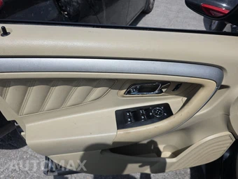 2018 Ford Taurus SE - miniatura 9