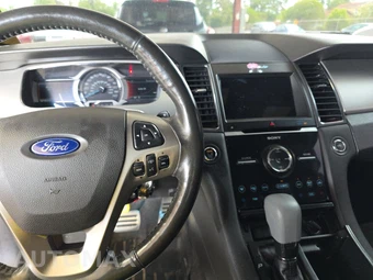 2018 Ford Taurus SHO – miniatura 11