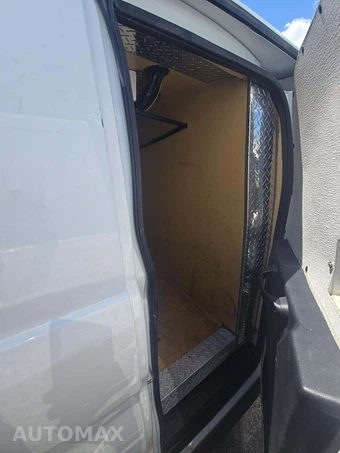 2018 Ford Transit 150 Cargo Van w/RH Swing-Out Doors Low Roof 129.9" WB - miniatura 16