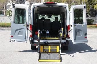 2018 Ford Transit 150 Passenger Wagon XL w/RH Sliding Door Medium Roof 129.9" WB - miniatura 2