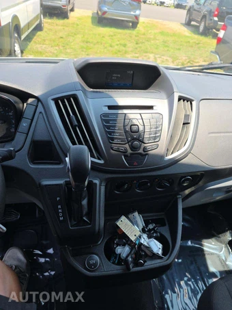 2018 Ford Transit 150 Passenger Wagon XL w/RH Swing-Out Doors Low Roof 129.9" WB - miniatura 10