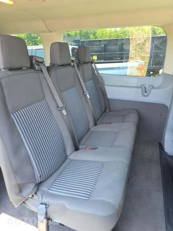 2018 Ford Transit 150 Passenger Wagon XL w/RH Swing-Out Doors Low Roof 129.9" WB - miniatura 13
