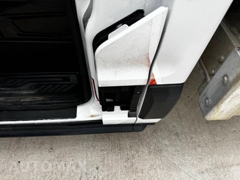 2018 Ford Transit 250 Cab Chassis - miniatura 21
