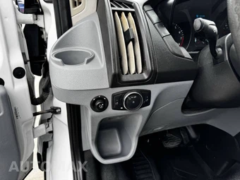 2018 Ford Transit 250 Cab Chassis - miniatura 22